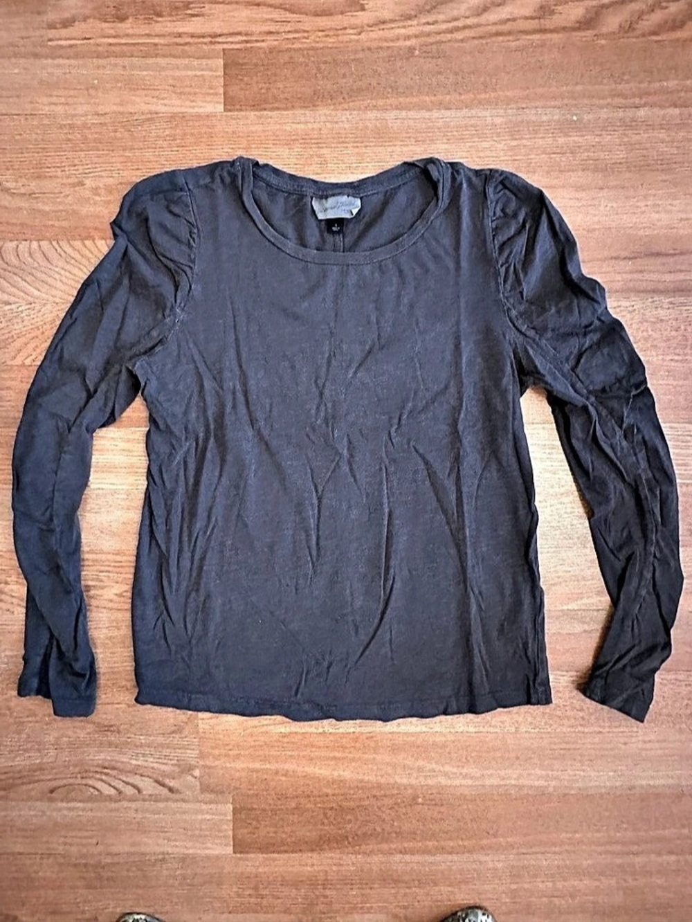 Universal Thread Long Sleeve Cotton Tee in Gray Size Small